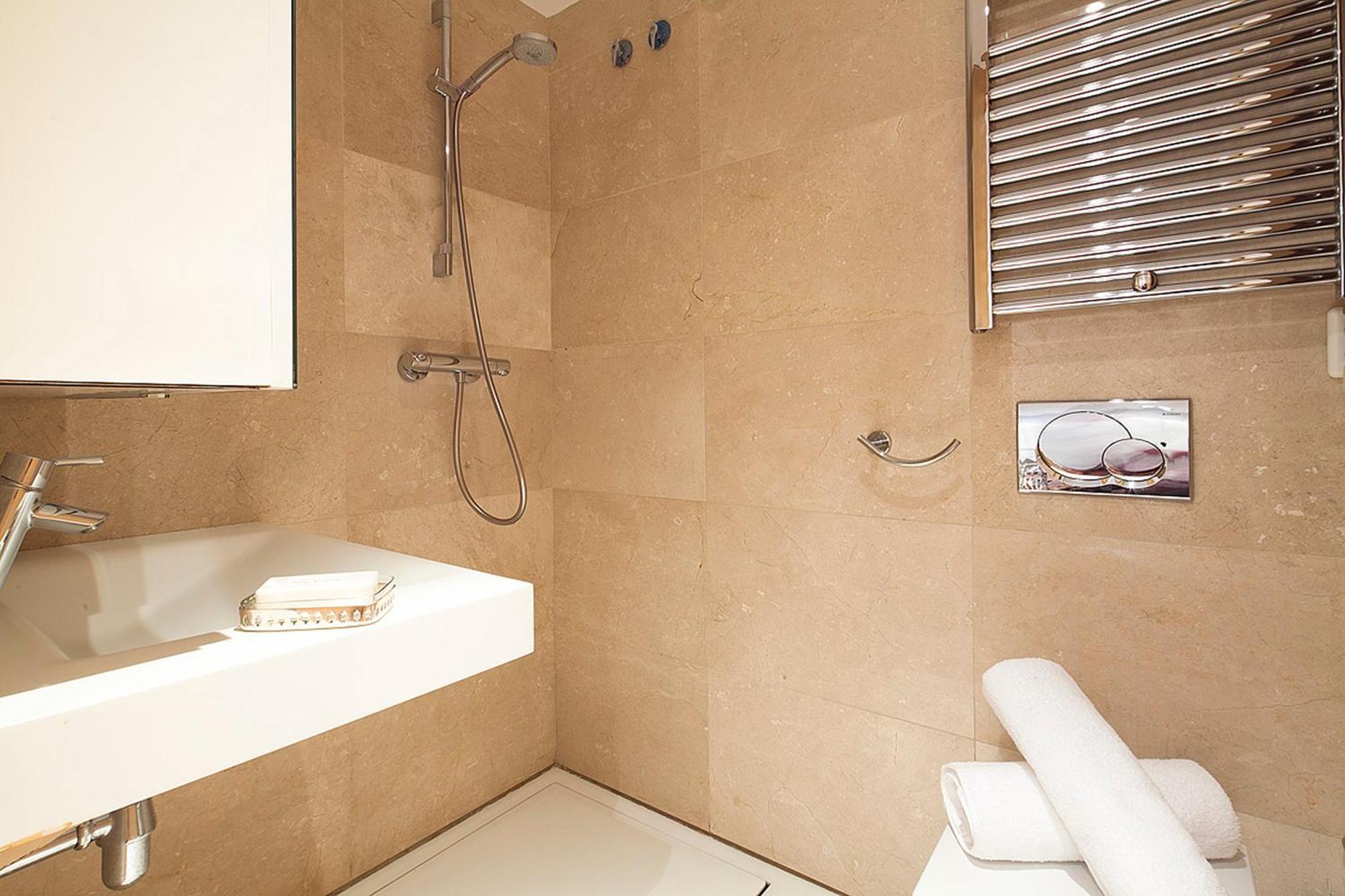 My Space Emirates - Splendid Apartment With Terrace And Pool Near Park Gueell Βαρκελώνη Εξωτερικό φωτογραφία